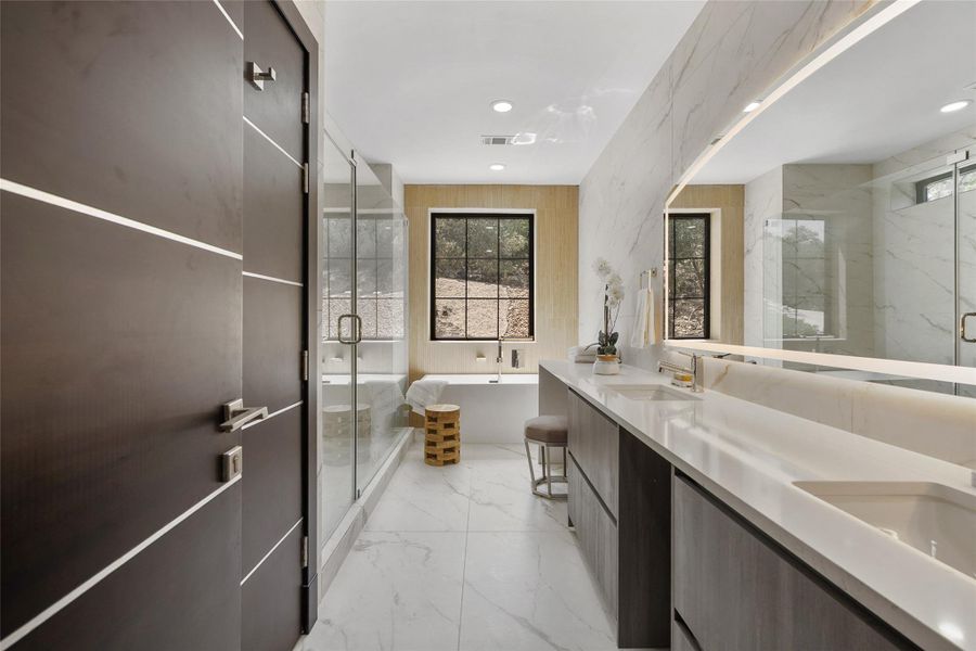 Furnished interior view inside a new home in , Lago Vista (Image 28).