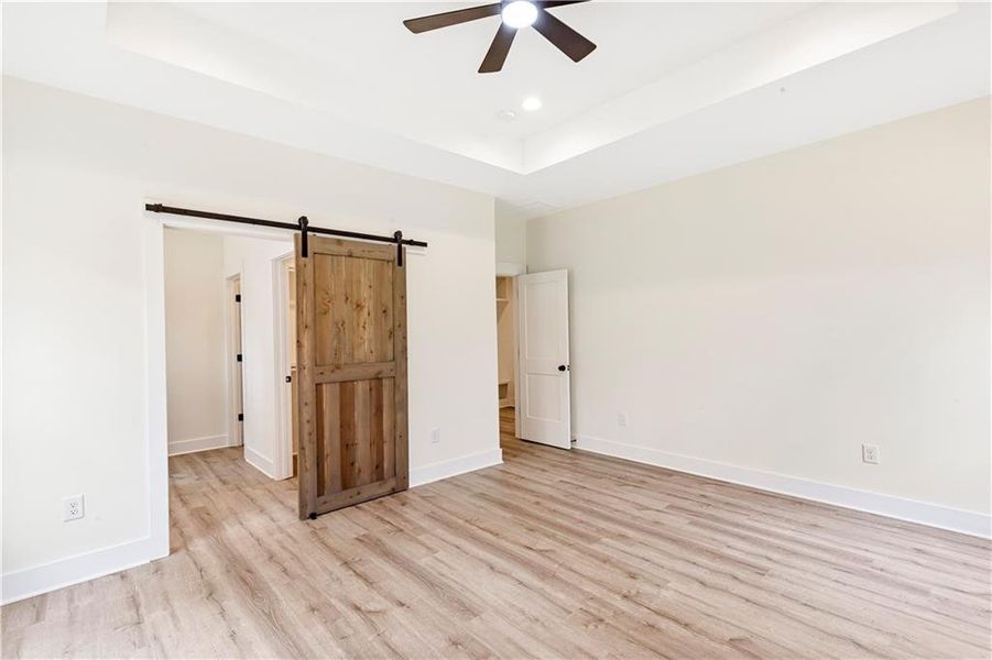 Spacious, unfurnished interior of a new home in , Dallas (Image 34).