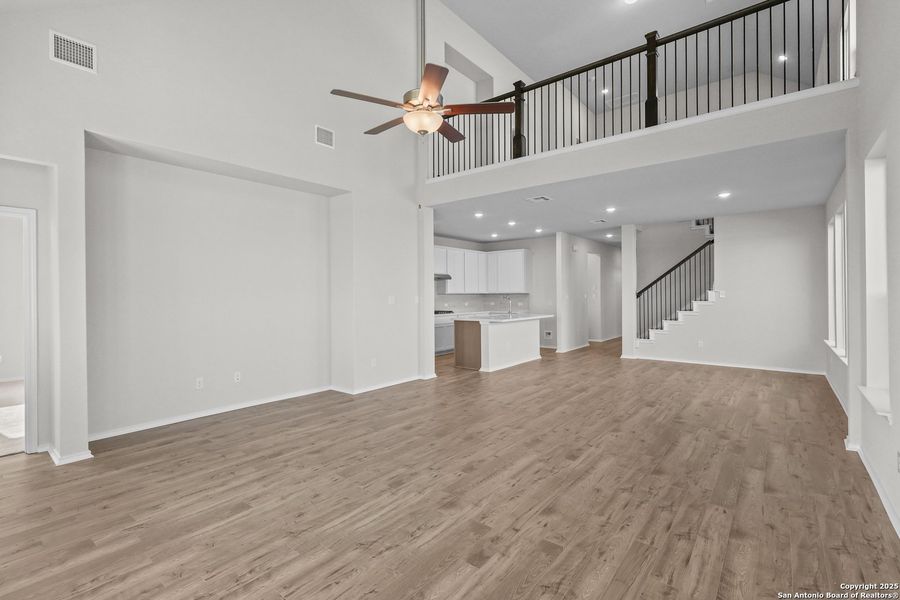 Spacious, unfurnished interior of a new home in Sunflower Ridge, New Braunfels (Image 33). Spacious, unfurnished interior of a new home in Sunflower Ridge, New Braunfels (Image 33).