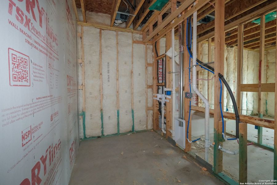 Spacious, unfurnished interior of a new home in Paloma Park, Converse (Image 21). Spacious, unfurnished interior of a new home in Paloma Park, Converse (Image 21).