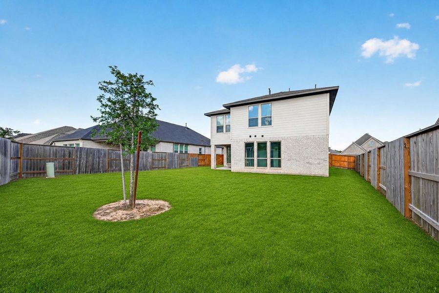 Exterior details and patio area of a home in Cane Island, Katy (Image 4).