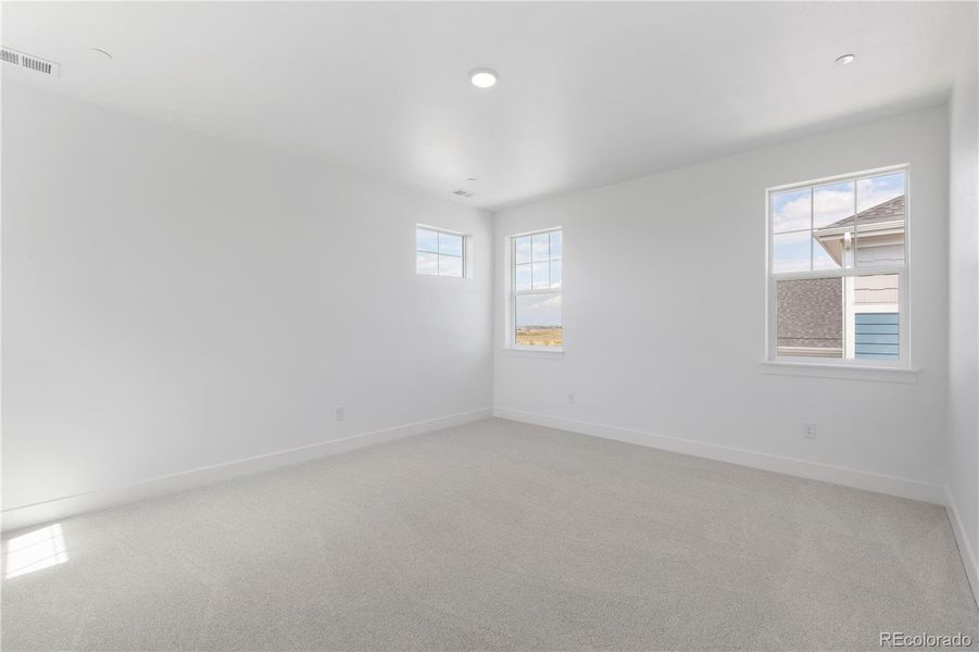 Spacious, unfurnished interior of a new home in Westerly, Erie (Image 8).