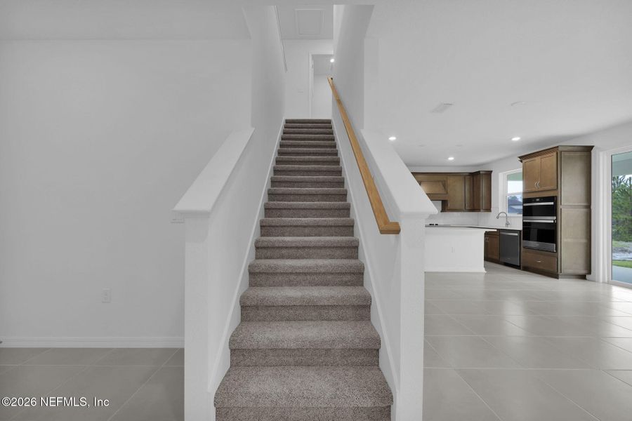Spacious, unfurnished interior of a new home in Hyland Trail, Green Cove Springs (Image 21).