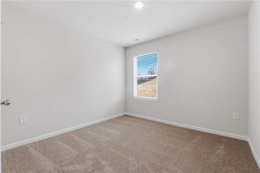 Spacious, unfurnished interior of a new home in Moss Creek, Hogansville (Image 20).