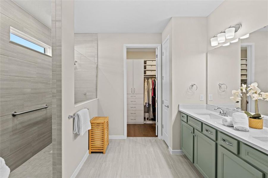 Furnished interior view inside a new home in , Winter Garden (Image 35).