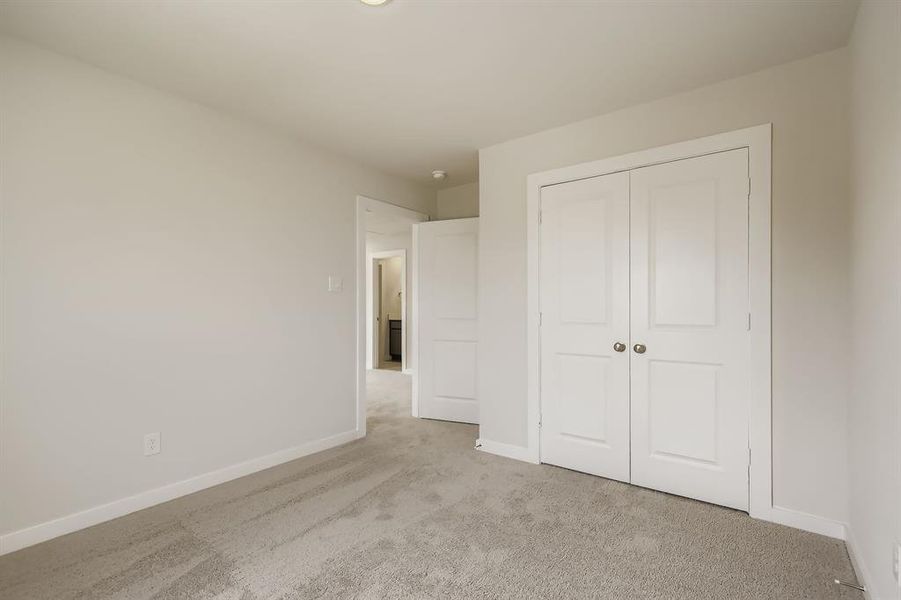 Spacious, unfurnished interior of a new home in Ambergrove, Royse City (Image 11).