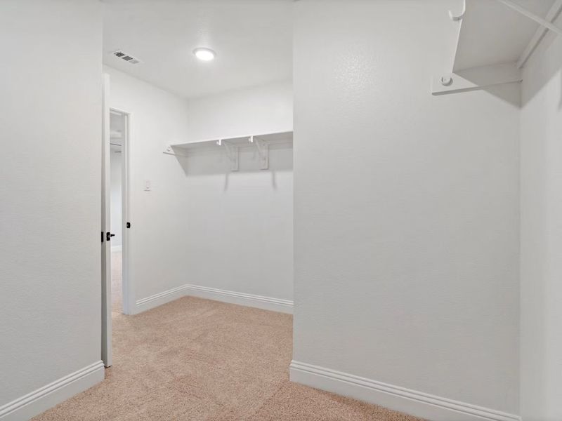 Spacious, unfurnished interior of a new home in Lake Park Villas, Wylie (Image 22).