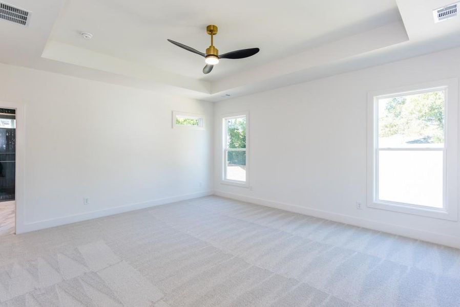 Spacious, unfurnished interior of a new home in , East Point (Image 20).