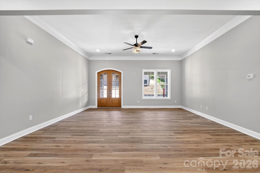 Spacious, unfurnished interior of a new home in , Lenoir (Image 29).