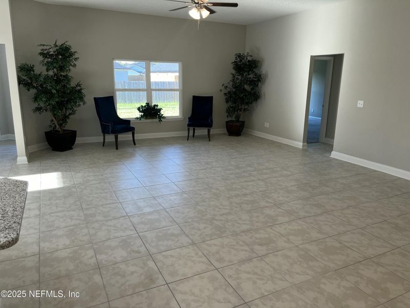 Spacious, unfurnished interior of a new home in , Green Cove Springs (Image 12).