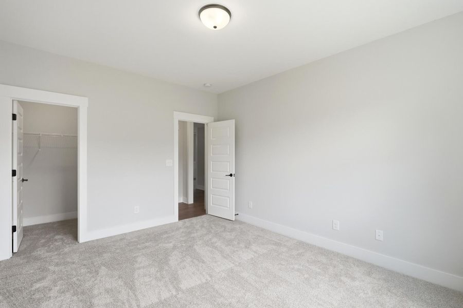 Spacious, unfurnished interior of a new home in Rone Creek, Waxhaw (Image 21).