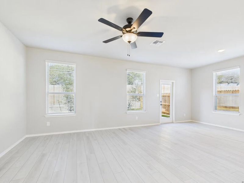 Spacious, unfurnished interior of a new home in Meadows at Oak Creek, San Antonio (Image 17). Spacious, unfurnished interior of a new home in Meadows at Oak Creek, San Antonio (Image 17).