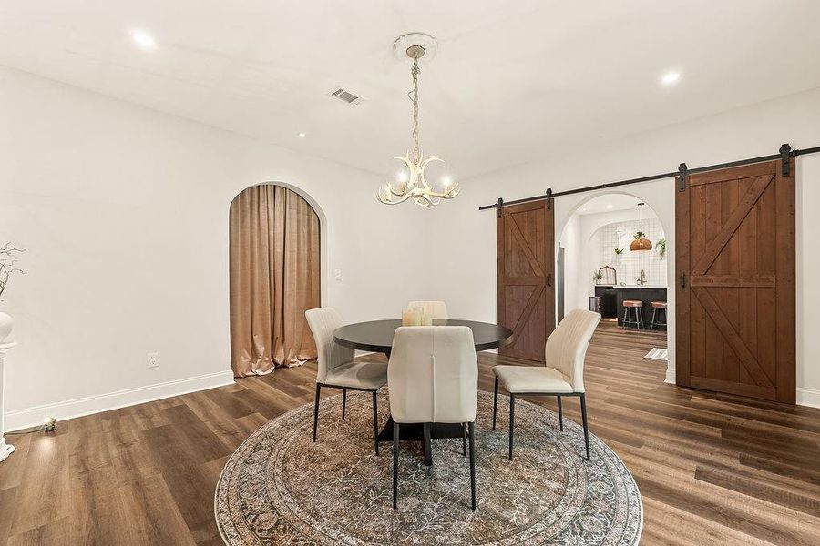 Furnished interior view inside a new home in The Estate at Old Friendship, Buford (Image 47). Furnished interior view inside a new home in The Estate at Old Friendship, Buford (Image 47).