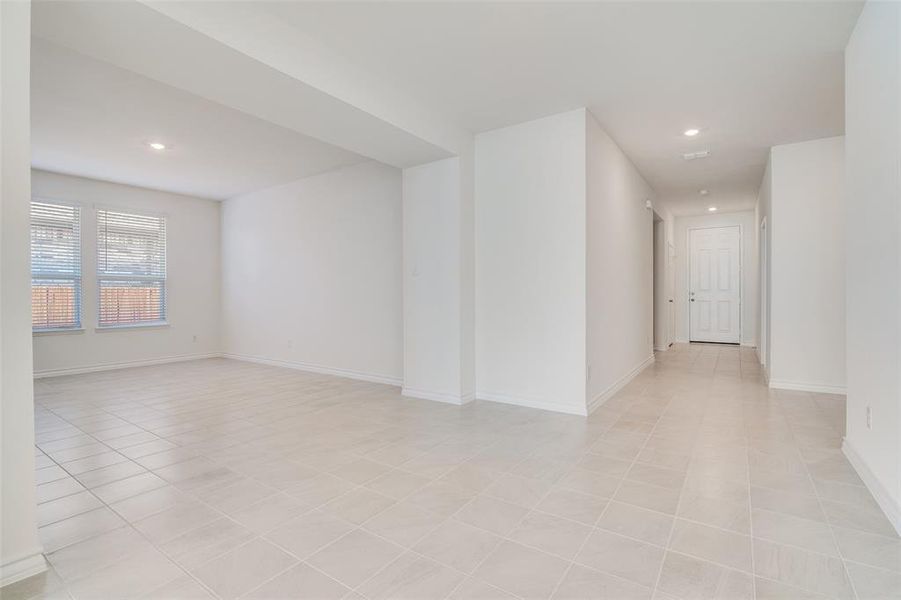 Spacious, unfurnished interior of a new home in Heartland Signature, Crandall (Image 17).