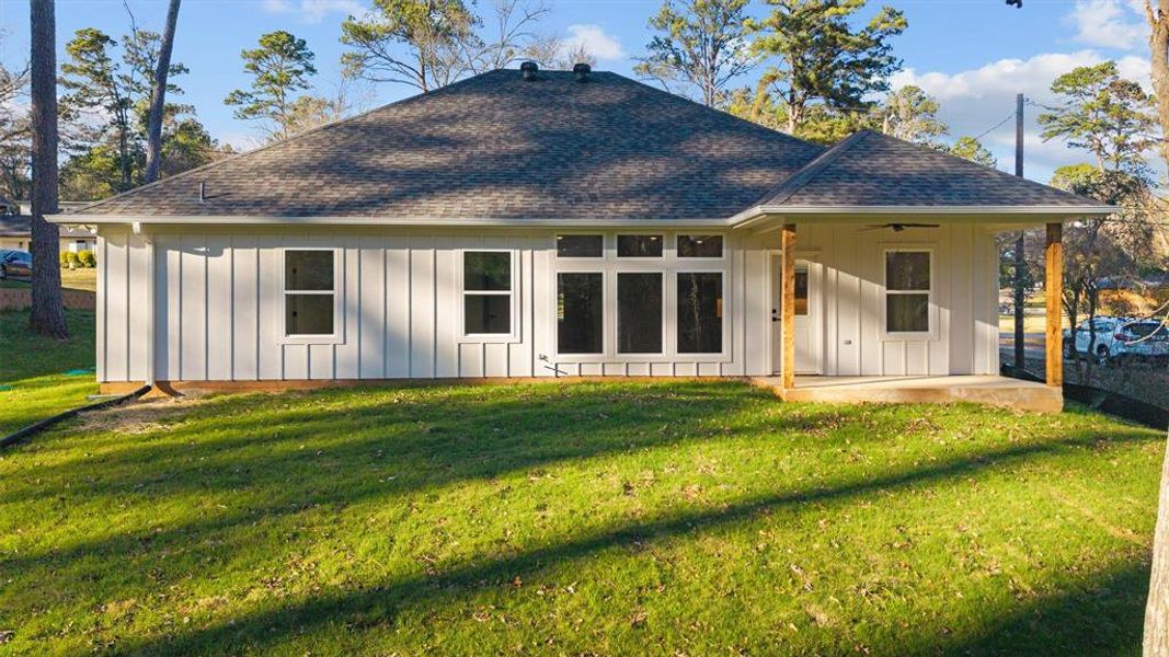 Exterior details and patio area of a home in , Hideaway (Image 26).