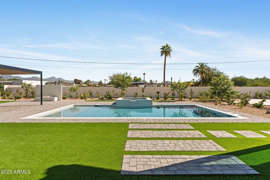 49-web-or-mls-10809-n-82nd-pl 49-web-or-mls-10809-n-82nd-pl