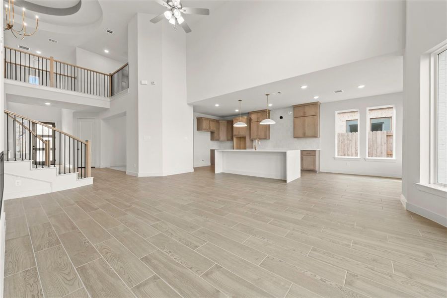 Representative image. Features, selections and colors may vary.