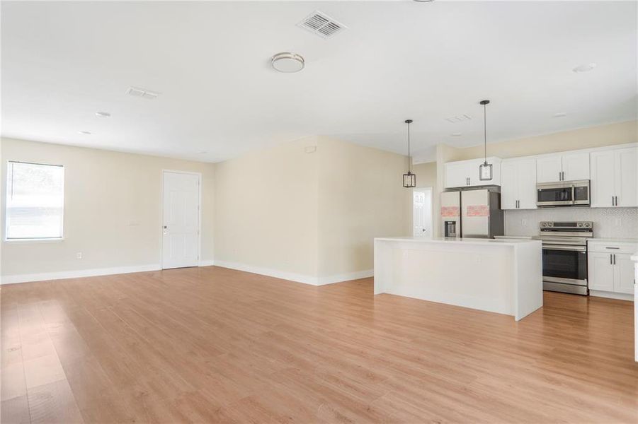 Spacious, unfurnished interior of a new home in , Ocala (Image 34).