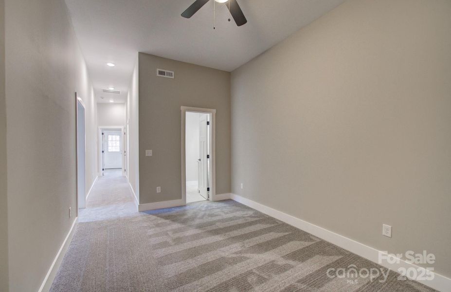 Spacious, unfurnished interior of a new home in , Asheville (Image 21).