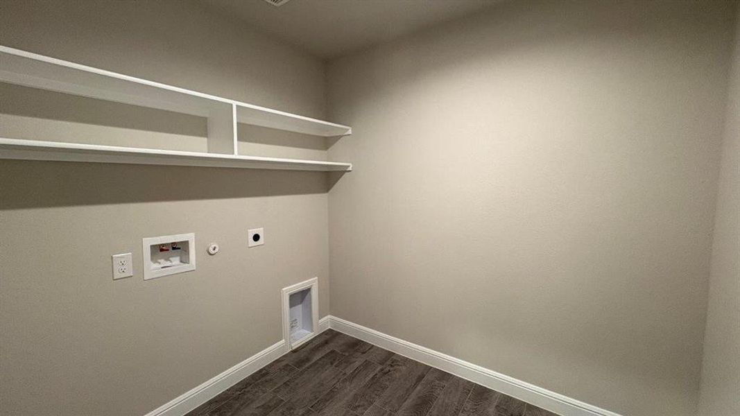 Spacious, unfurnished interior of a new home in Sandstone Estates, Granbury (Image 19). Spacious, unfurnished interior of a new home in Sandstone Estates, Granbury (Image 19).