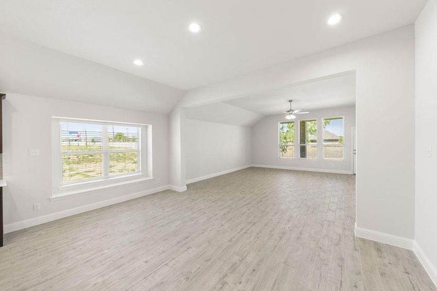 Spacious, unfurnished interior of a new home in Arcadia Trails, Balch Springs (Image 19).