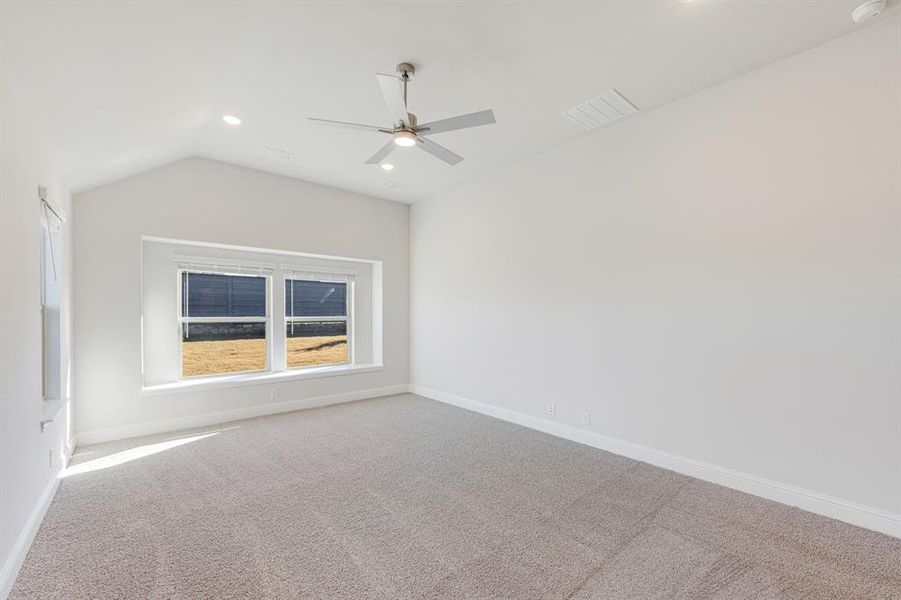 Spacious, unfurnished interior of a new home in Union Park Classic 55, Little Elm (Image 38). Spacious, unfurnished interior of a new home in Union Park Classic 55, Little Elm (Image 38).
