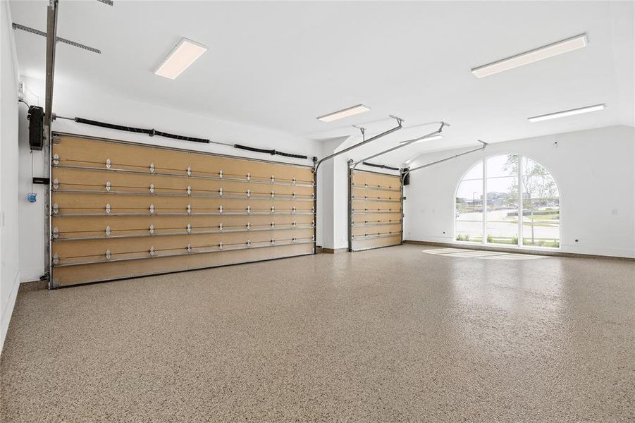 Spacious, unfurnished interior of a new home in Avadene at Las Colinas, Irving (Image 23).