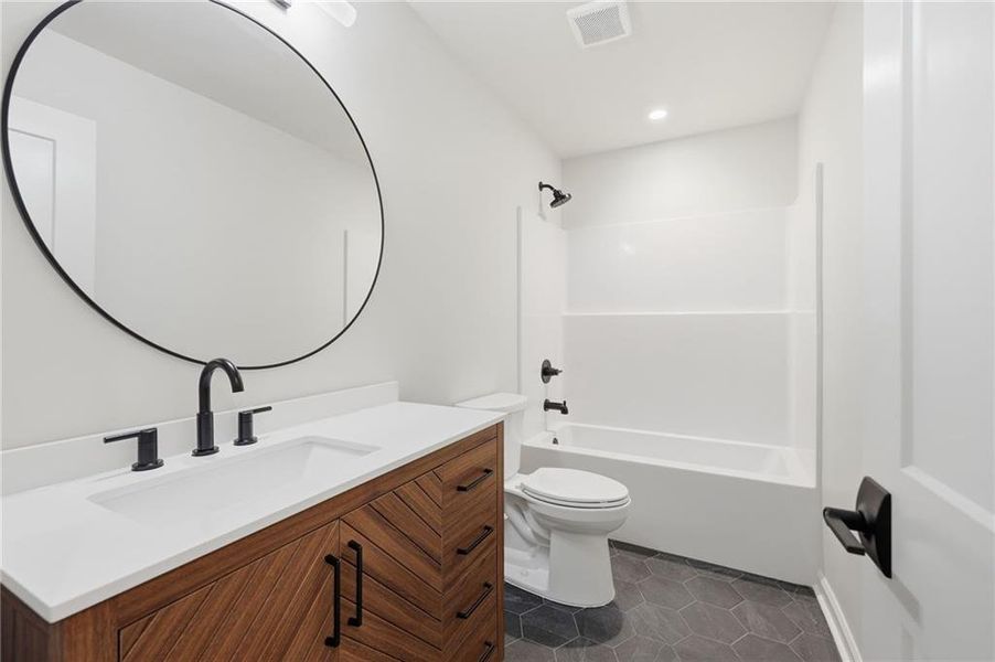 Furnished interior view inside a new home in , Gainesville (Image 8).