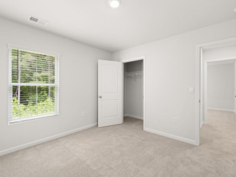 Spacious, unfurnished interior of a new home in Oakleigh Glen, Dallas (Image 29).