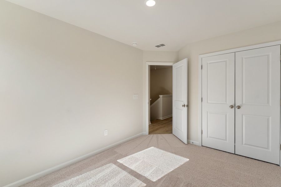 Spacious, unfurnished interior of a new home in Edwards Station, Taylors (Image 19).