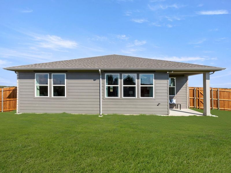 Exterior details and patio area of a home in Mercer Meadows, Royse City (Image 3).