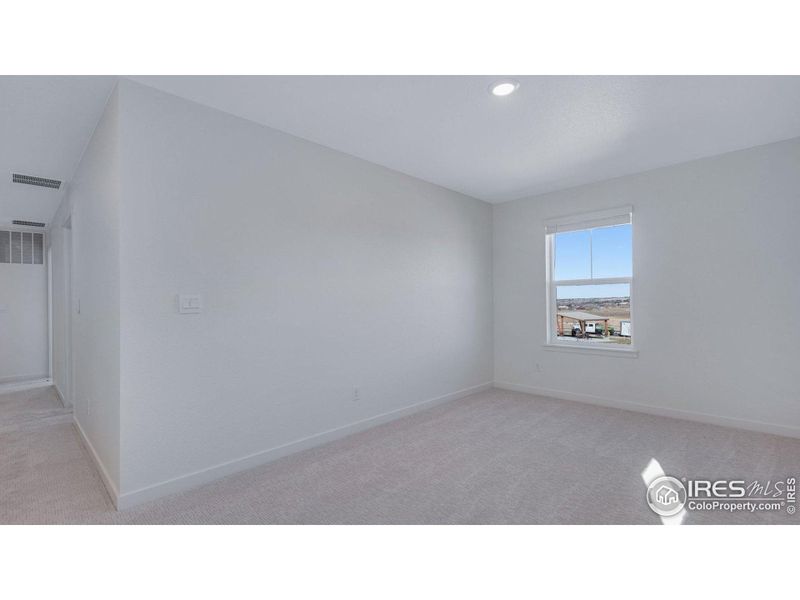 Spacious, unfurnished interior of a new home in Vista Meadows, Fort Lupton (Image 39).