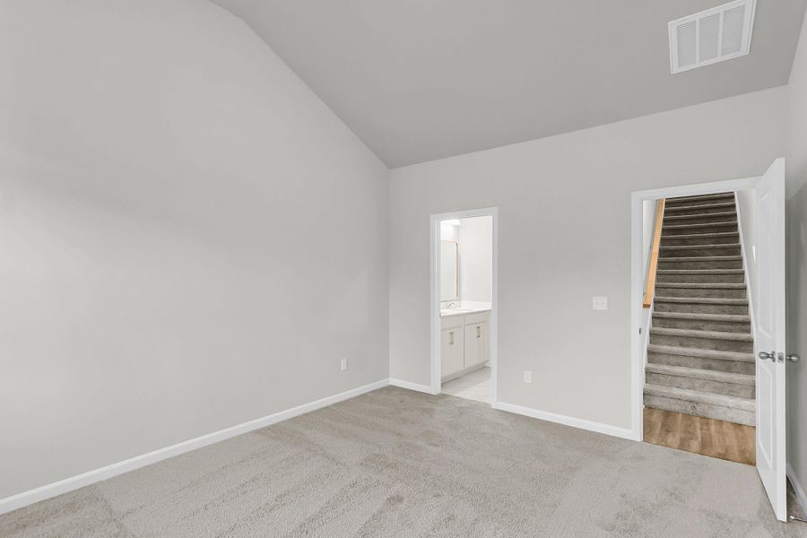 Spacious, unfurnished interior of a new home in Wildcat Chase, Summerville (Image 18).