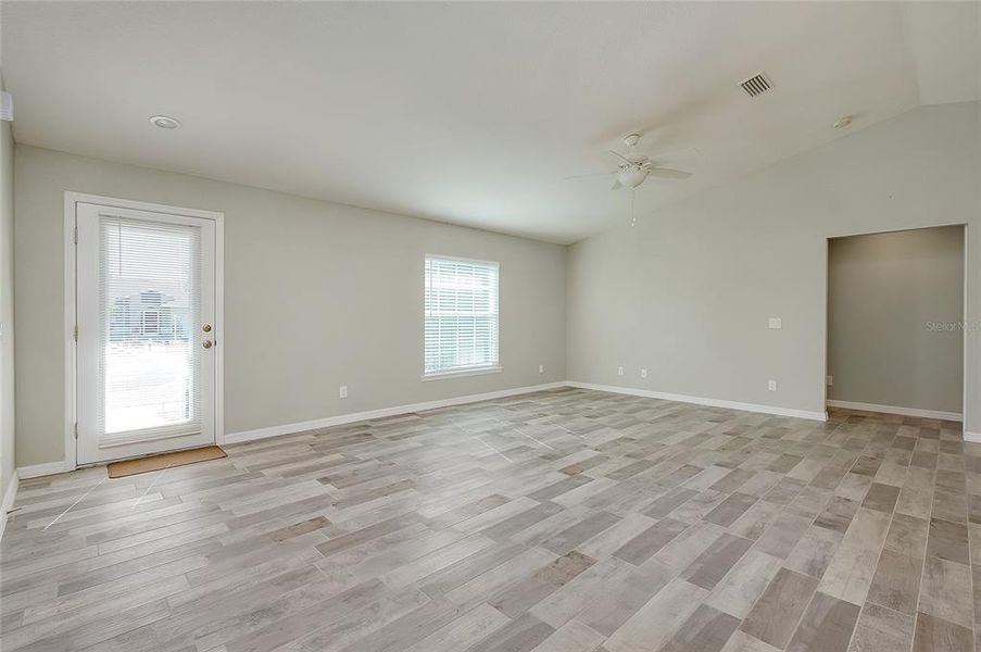 Spacious, unfurnished interior of a new home in , Englewood (Image 22).
