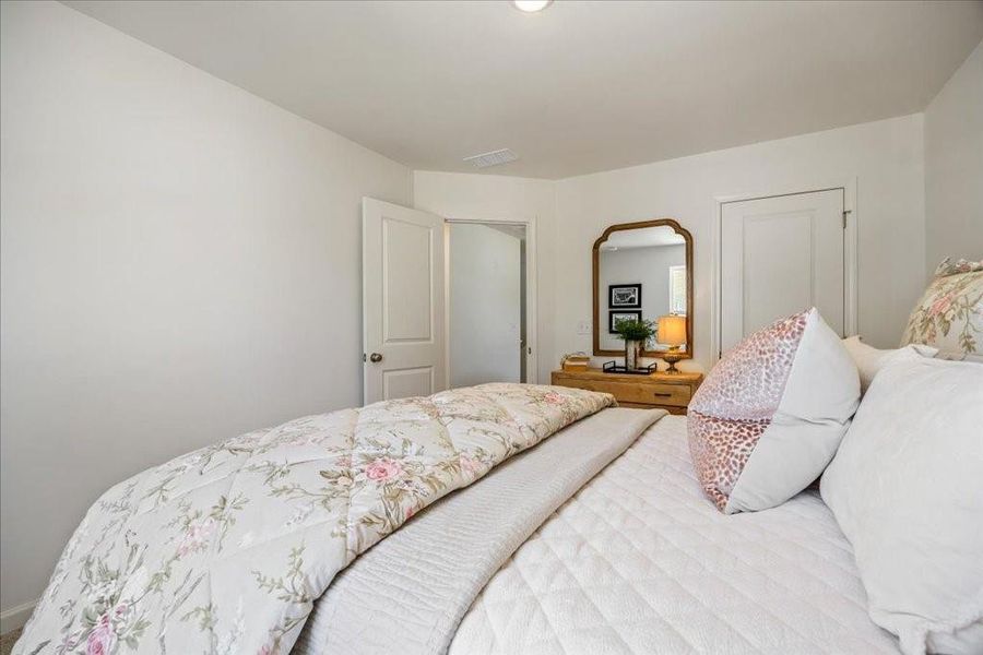 Furnished interior view inside a new home in Shoals Crossing, Conyers (Image 6).