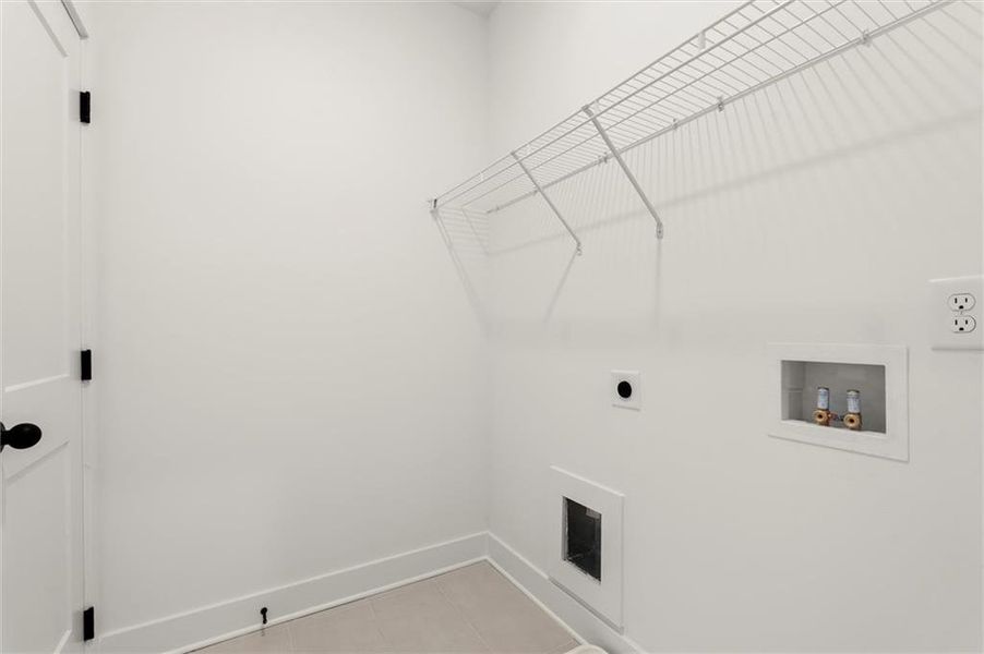 Spacious, unfurnished interior of a new home in , Alpharetta (Image 30).