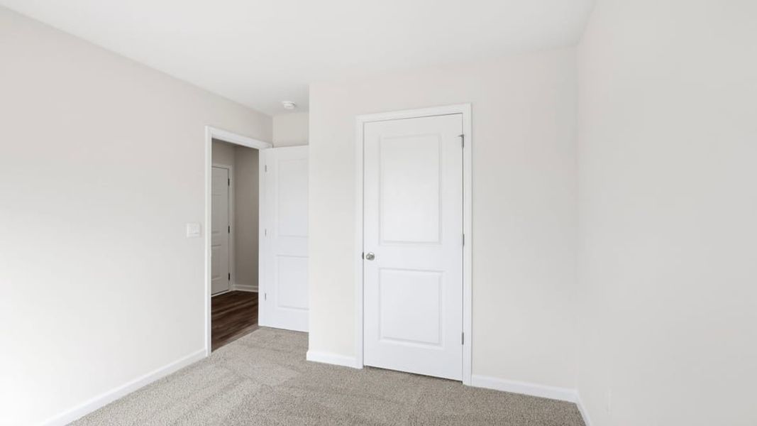Spacious, unfurnished interior of a new home in Durbin Meadows, Fountain Inn (Image 20).