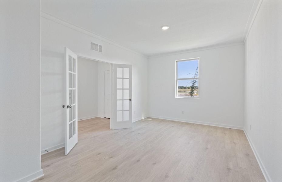 Spacious, unfurnished interior of a new home in County View, Temple (Image 14).