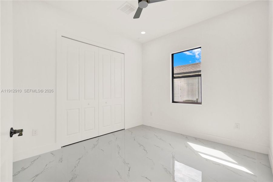 Spacious, unfurnished interior of a new home in , Lehigh Acres (Image 12).