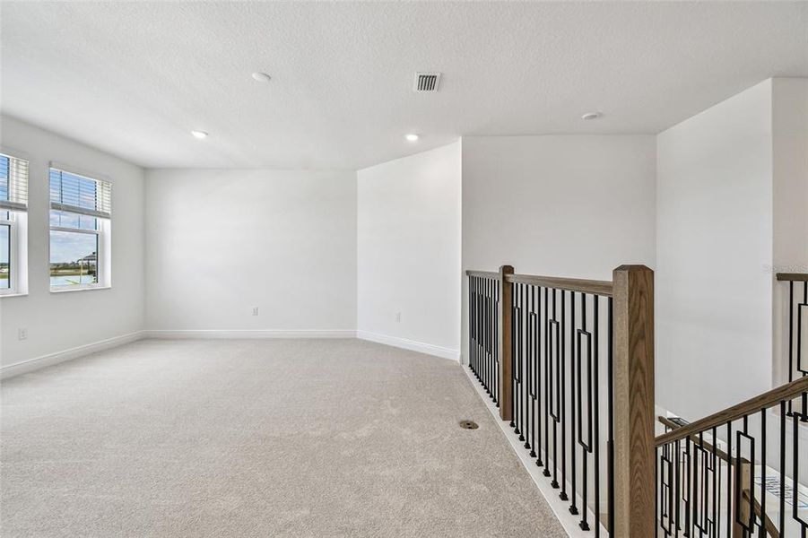 Spacious, unfurnished interior of a new home in Hawkstone, Sarasota (Image 30).