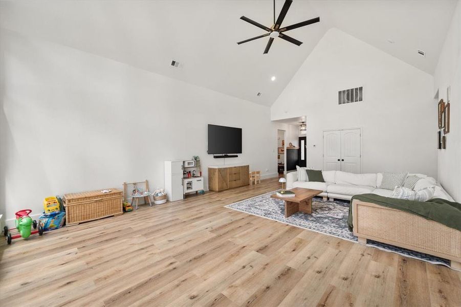 Furnished interior view inside a new home in , Corsicana (Image 8). Furnished interior view inside a new home in , Corsicana (Image 8).