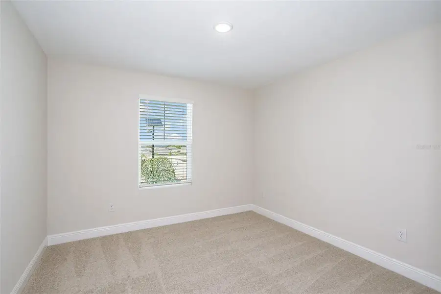 Spacious, unfurnished interior of a new home in Pasadena Landing, Wesley Chapel (Image 17).