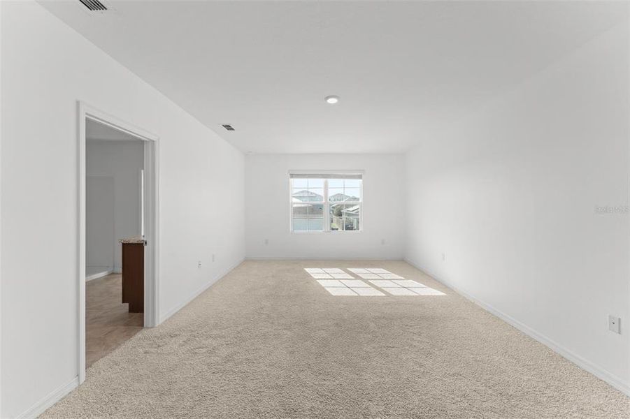 Spacious, unfurnished interior of a new home in Grace Ranch, Haines City (Image 17). Spacious, unfurnished interior of a new home in Grace Ranch, Haines City (Image 17).