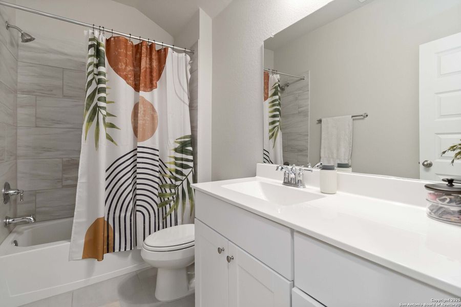 Furnished interior view inside a new home in Veranda: Classic, San Antonio (Image 23).