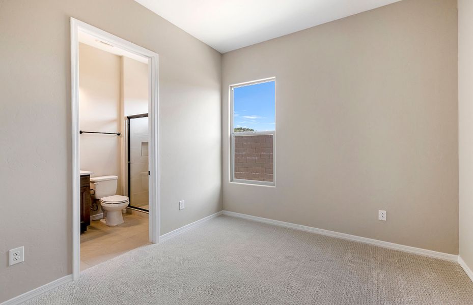 Spacious, unfurnished interior of a new home in Vistoso Canyon Estates, Oro Valley (Image 27).