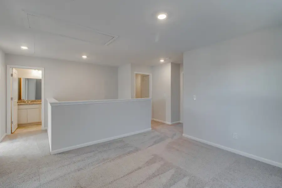 Spacious, unfurnished interior of a new home in Laurinton Farms, Hopkins (Image 24).