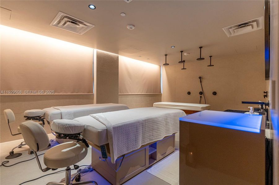 Community amenities in , Miami (Image 39). Community amenities in , Miami (Image 39).