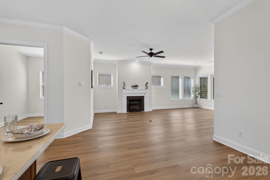 Kitchen Dining Area to Family Room Kitchen Dining Area to Family Room