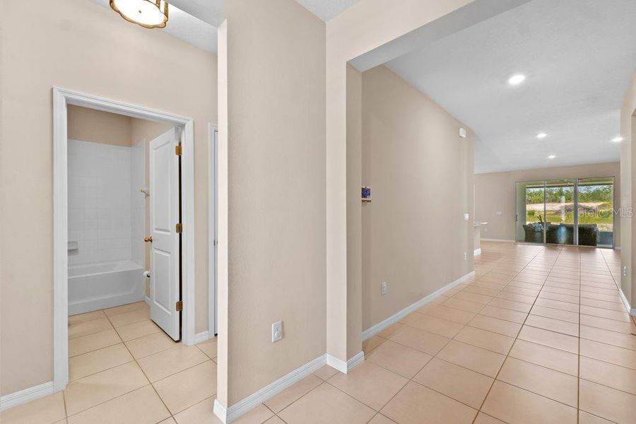 Spacious, unfurnished interior of a new home in Waterford, Brooksville (Image 21).