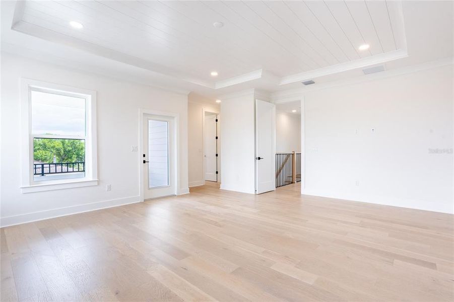 Spacious, unfurnished interior of a new home in , St. Petersburg (Image 40).